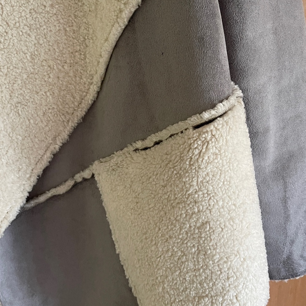 Vegan Sheepskin Coat. Saks Fifth Ave. Size M - Picture 3 of 5